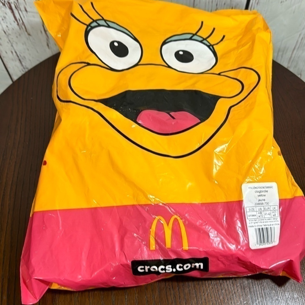 CROCS X MCDONALD’S limited edition classic Clog sold out! Size 5 Men’s 7 Women’s - Picture 2 of 10